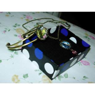 Keroppi Cabochon Bronze Necklace and Bracelet Set